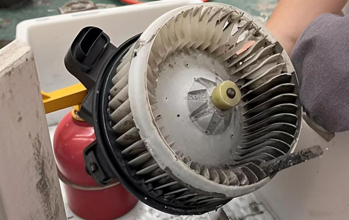 Prevention and Emergency Handling of Blower Moisture Damage Faults.